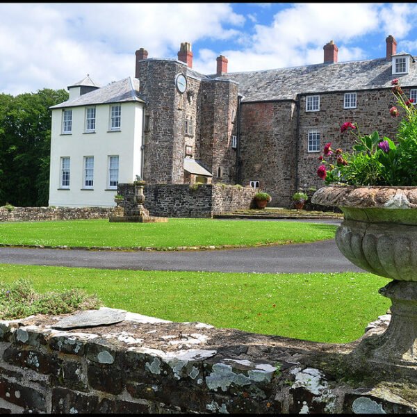 Clovelly Court